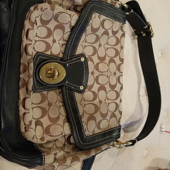 Coach purse - Picture 4 of 5